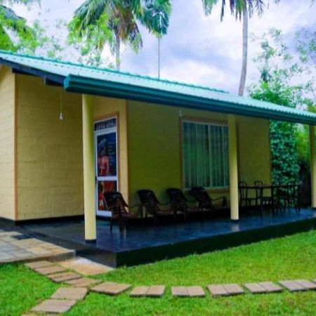 Kitty Safari Family Bungalow Udawalawe Exterior photo